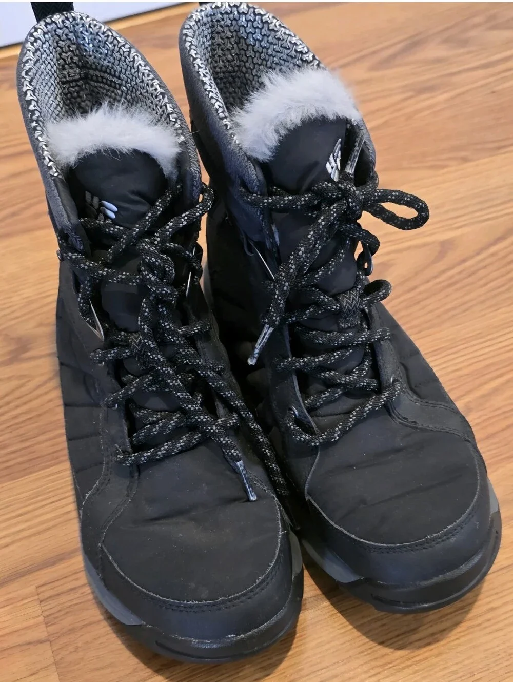 Columbia Women’s Meadows Shorty Omni-Heat 3D Boots Black Size 8